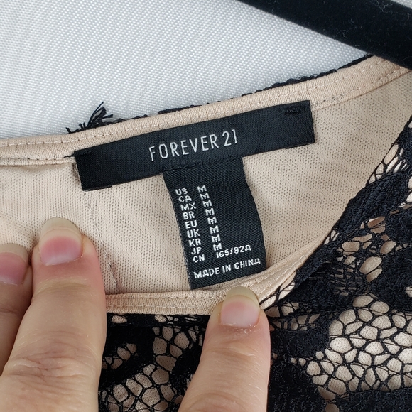 Forever 21 Med. Black lace over nude slip - Picture 5 of 6